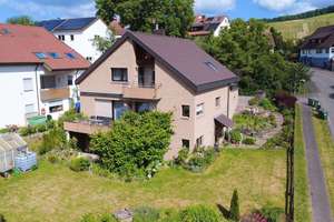 Haus im Haus: Mit Garten, Loggia und Garagen in Sachsenheim-Spielberg – Die vollständige Adresse der Immobilie erhältst du vom Anbieter., 74343 Sachsenheim – Vorschaubild 3