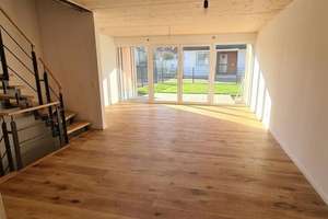 Energiesparend und gesund Wohnen: Neues Holzmassiv-Reihenhaus mit 6 Zimmern in Obermenzing – Bauseweinallee 58f, 81247 Obermenzing, München – Vorschaubild 5