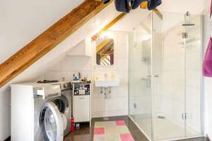 Charmante Dachgeschosswohnung in bester Altstadtlage in Regensburg zum Kauf! – Die vollständige Adresse der Immobilie erhältst du vom Anbieter., 93047 Innenstadt, Regensburg – Vorschaubild 3
