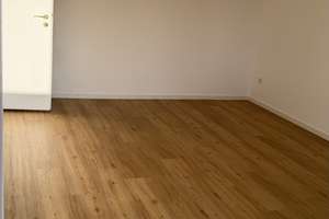 Neu modernisierte 3-Zimmer-Wohnung mit Balkon und hochwertiger neuer EBK in München-Fürstenried