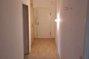Helle 2-Zimmer-Wohnung im 1. OG mit Balkon in Berlin-Britz – Gutschmidtstr. 46, 12359 Britz, Berlin – Vorschaubild 3