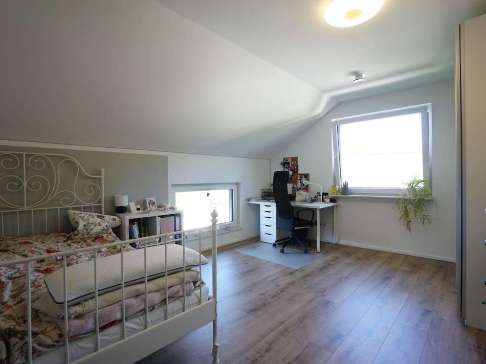 Kinderzimmer mit Laminatboden