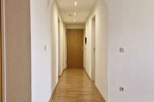 Gepflegte, renovierte 3,5 Zimmer Wohnung (Provisionsfrei) für 2-3 Personen im Zentrum von Düsseldorf – Die vollständige Adresse der Immobilie erhältst du vom Anbieter., 40215 Friedrichstadt, Düsseldorf – Vorschaubild 3