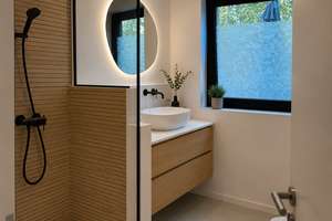 Sanierter 2,5-Zimmer-Altbau mit Stuck, Designbad, Einbauküche und großer Dachterrasse in Grafental – Edisonplatz 21, 40235 Flingern Nord, Düsseldorf – Vorschaubild 4