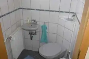506 - Charmantes Zweifamilienhaus (freistehend) mit Garage & zusätzl. Erholungsgrundstück in Lahntal – Am Rodenbach X, 35094 Marburg-Biedenkopf (Kreis) – Vorschaubild 23