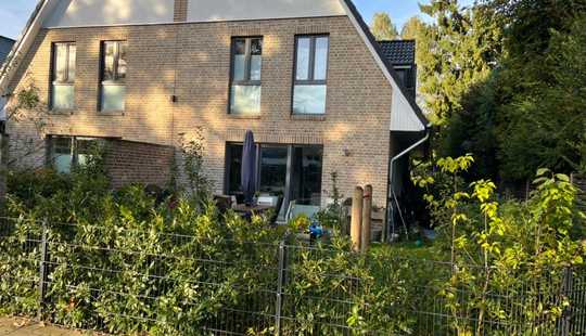 Bild von Familientraum in Sasel-Bestlage mit Wärmepumpe und Keller 