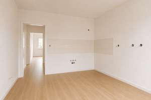 Sanierte 2,5-Zimmer-Wohnung mit Loggia – Erstbezug nach Sanierung direkt auf der Ackerstraße – Die vollständige Adresse der Immobilie erhältst du vom Anbieter., 40233 Flingern Nord, Düsseldorf – Vorschaubild 4