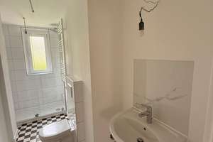 Top sanierte 2 Zimmer Wohnung mit Balkon und zusätzlichem Raum im Dachgeschoss – Sternwartstraße 10, 40223 Bilk, Düsseldorf – Vorschaubild 4