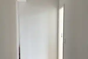 Großzügige 2-Raum-Wohnung mit großem Balkon, amerikanischer Küche und Fahrstuhl nahe Hasselbachplatz – Harnackstr. 3, 39104 Magdeburg – Vorschaubild 11
