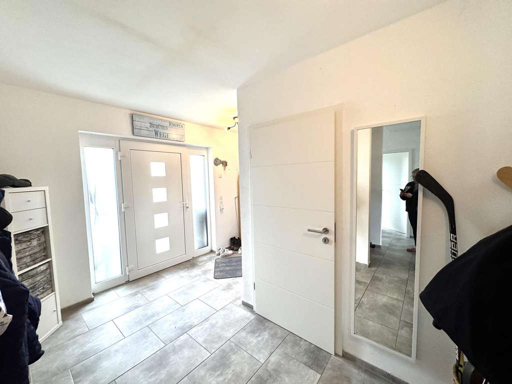 Immobilie in Hümmerich - Luxuriöses Einfamilienhaus mit 200 m² Wohnfläche | KfW-55 | 1.100 m² Grundstück | Baujahr 2020 - Bild 1