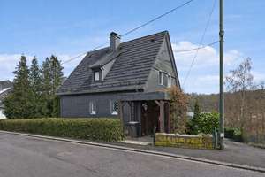Potenzial in ruhiger Lage - Einfamilienhaus in Gosenbach!
