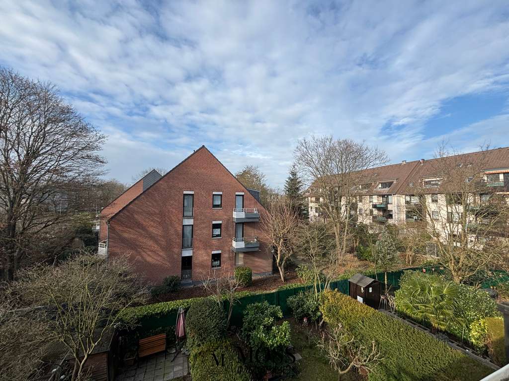 Immobilie in Monheim am Rhein - Großzügige Vier-Zimmer-Wohnung mit Logia und Tiefgaragenstellplatz im Österreichviertel - Bild 1