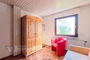 Einfamilienhaus mit ELW in sehr guter Lage mit 2 Garagen und 1 Carport – Die vollständige Adresse der Immobilie erhältst du vom Anbieter., 72766 Sondelfingen, Reutlingen – Vorschaubild 8