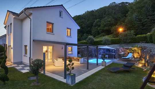 Bild von Schicker Neubau auf einem traumhaften Grundstück mit Rheinblick - nur 20 min. bis Koblenz!