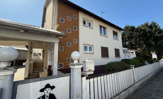 Mehrgenerationen-/Zweifamilienhaus in ruhiger Lage direkt am Bach