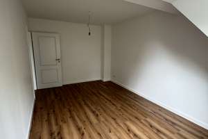 Sanierte Dachgeschosswohnung in Hamburg-Heimfeld inkl. großem Spitzboden – Alter Postweg 72, 21075 Heimfeld, Hamburg – Vorschaubild 6