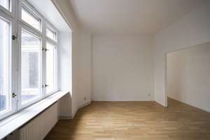 Bezugsfreie, großzügige 2-Zimmer-Altbauwohnung im EG in Toplage Prenzlauer Bergs! – Driesener Straße 29, 10439 Prenzlauer Berg, Berlin – Vorschaubild 4