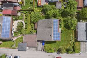 Großzügiges Haus mit vielseitigen Nutzungsmöglichkeiten und großem Garten in ruhiger Lage – Rosenheim (Kreis) – Vorschaubild 2