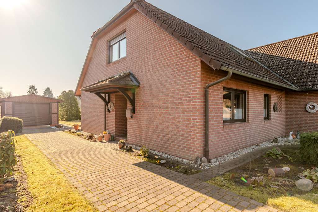 Immobilie in Gartow - Gepflegtes Zweifamilienhaus mit zwei Carports in ruhiger Ortsrandlage - Bild 2