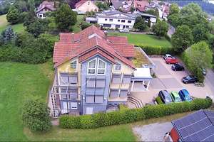 Hier wohnt die Zukunft: Vielfältig nutzbares Haus in idyllischer Lage mit Ausbaupotenzial! – Lindenstr. 30, 74420 Oberrot – Vorschaubild 1
