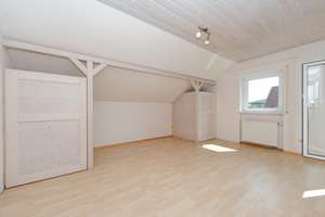 Idyllisches Einfamilienhaus mit großem Garten, Pool und moderner PV-Anlage – Die vollständige Adresse der Immobilie erhältst du vom Anbieter., 94553 Mariaposching – Vorschaubild 10