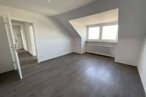 Frisch renovierte Dachgeschosswohnung! – Stephanstr. 1, 40599 Reisholz, Düsseldorf – Vorschaubild 2