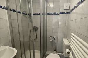 Helle 3 Zimmer Dachgeschosswohnung mit 2 Bädern in Frankfurt-Oberrad – Die vollständige Adresse der Immobilie erhältst du vom Anbieter., 60599 Oberrad, Frankfurt am Main – Vorschaubild 6
