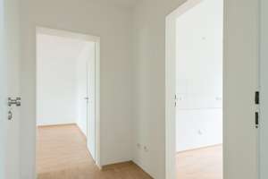 * SCHMUCKSTÜCK ZUM VERLIEBEN *  ren. 2-Zimmer-Wohnung m. Balkon – Ottostraße 19, 47198 Hochheide, Duisburg – Vorschaubild 2