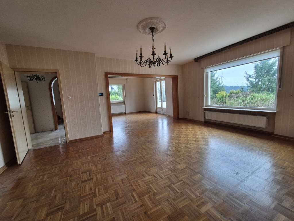 Immobilie in Boppard - Geräumiges Haus mit viel Potential  in traumhaft ruhiger Lage mit tollem Grundstück - Bild 1