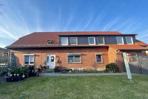 GEPFLEGTE 2-ZIMMER-DACHGESCHOSSWOHNUNG IN WOLFSBURG/WARMENAU