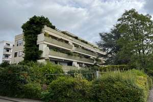 Helle, moderne 3- Zimmer-Wg,  Eichenparkett, grosser begrünter Balkon, saniert