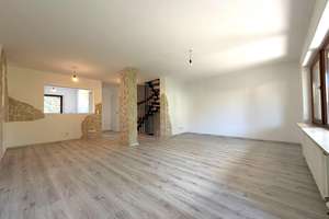 Schönes Reihenhaus inkl. Garten und Garage * in Maulbronn * zur Miete – Salzachweg 30, 75433 Maulbronn – Vorschaubild 2