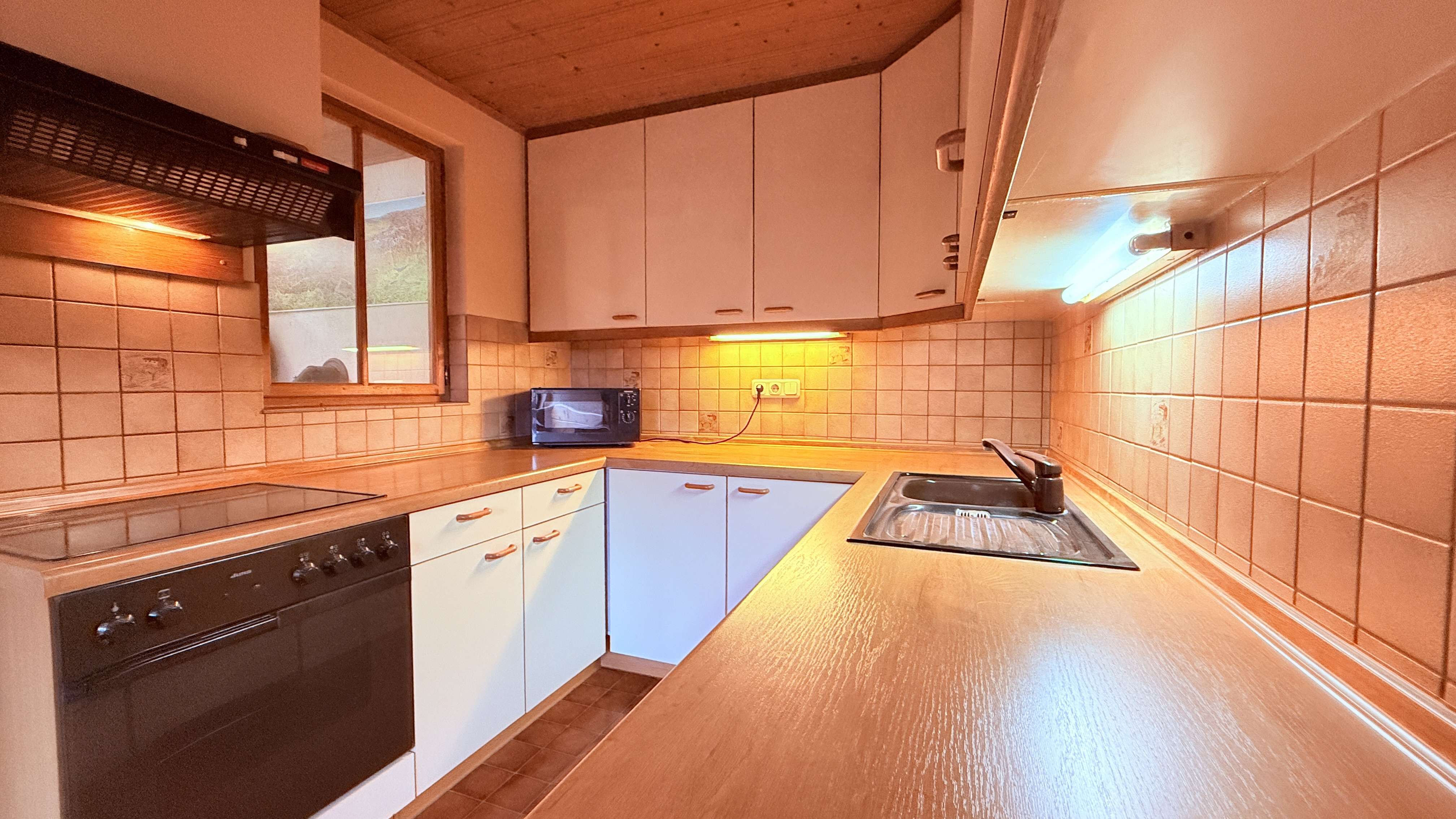 Immobilie in Eggenfelden - ... AIGNER - historisches, saniertes Bahnwärterhaus mit Carport für Individualisten mit Charme ... - Bild 9