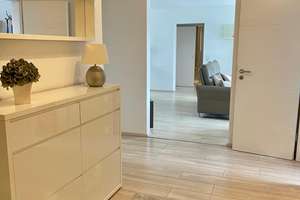 Attraktive helle 3-Zimmer-Wohnung mit Balkon, EBK & Aufzug in der Südlichen Vorstadt