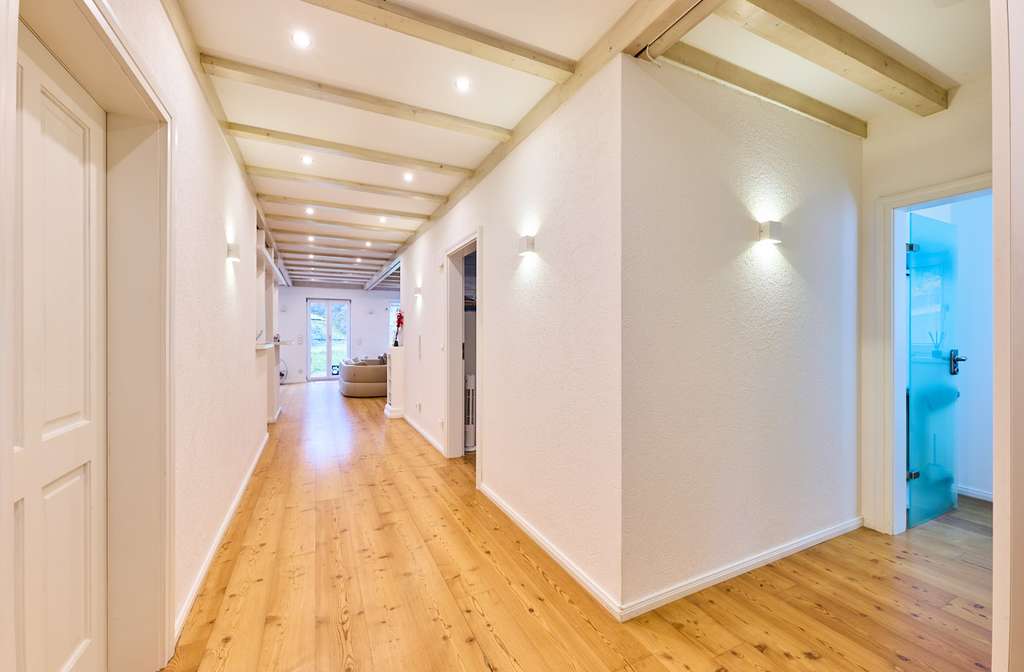 Immobilie in Altomünster - Einfamilienhaus auf großzügigem Grundstück in familienfreundlicher Lage - Bild 2