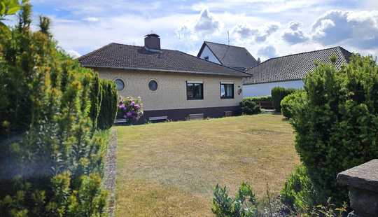 Bild von Einfamilienhaus mit großem Grundstück & unzähligen Möglichkeiten