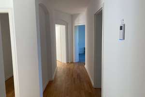 Luxuriöse 4 Raumwohnung mit Fußbodenheizung, Wanne & Dusche, Hauswirtschaftsraum, Einbauküche inkl! – Jacobstraße 23, 6110 Südliche Innenstadt, Halle (Saale) – Vorschaubild 4