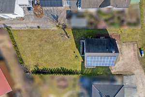 Einzigartiger Baustil! Neuwertiges Einfamilienhaus mit WU-Keller und Galerie in naturnaher Lage – Die vollständige Adresse der Immobilie erhältst du vom Anbieter., 91361 Pinzberg – Vorschaubild 22