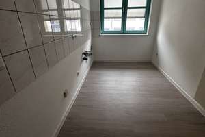 DREIRAUMWOHNUNG MIT AUFZUG, GÄSTE-WC, NEUER VINYLBODEN, FREI AB SOFORT – Melanchthonstraße 7, 1099 Innere Neustadt, Dresden – Vorschaubild 13