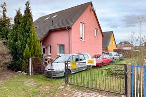 Zweifamilienhaus in Karow mit viel Platz - nur Versteigerung - keine Käuferprovision – Die vollständige Adresse der Immobilie erhältst du vom Anbieter., 13125 Karow, Berlin – Vorschaubild 2