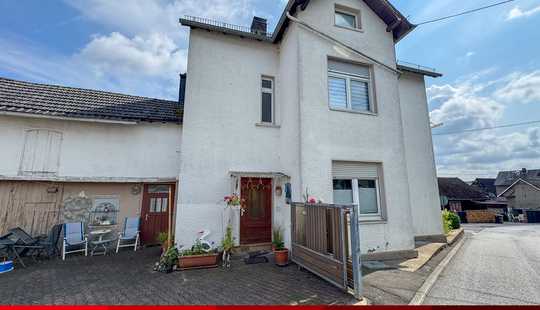 Bild von Hohenstein-Born: Einfamilienhaus mit Scheune, Nebengebäuden sowie zusätzlicher Bebaubarkeit!