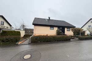 Einfamilienhaus mit Einliegerwohnung, Garage und Garten in Villingendorf – Die vollständige Adresse der Immobilie erhältst du vom Anbieter., 78667 Villingendorf – Vorschaubild 2