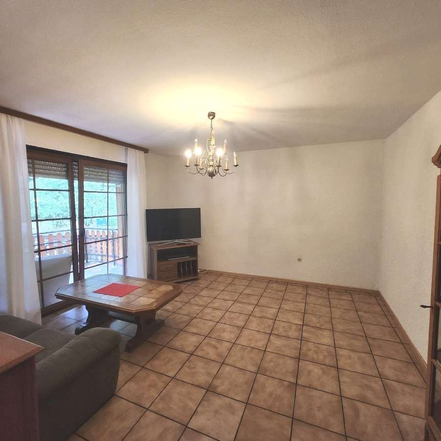 Immobilie in Obernheim-Kirchenarnbach - Freistehendes Einfamilienhaus in Obernheim-Kirchenarnbach – Ihr neues Zuhause mit Garten wartet - Bild 4