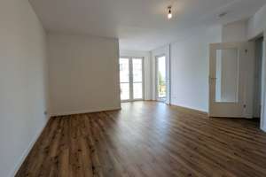 Stilvoll modernisiert: 1,5-Zimmer-Wohnung mit gehobener Ausstattung, Balkon & Fussbodenheizung – Grünauer Straße 56, 12524 Altglienicke, Berlin – Vorschaubild 7