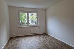 Platzprobleme? Nicht mit uns – 5 Zimmer, Hochparterre, fertig! – Ringstraße 189, 4209 Leipzig – Vorschaubild 3