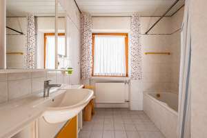 Freistehendes Einfamilienhaus in Gerolstein - 4 Schlafzimmer - 2 Badezimmer - großer Garten – Die vollständige Adresse der Immobilie erhältst du vom Anbieter., 54568 Gerolstein – Vorschaubild 4