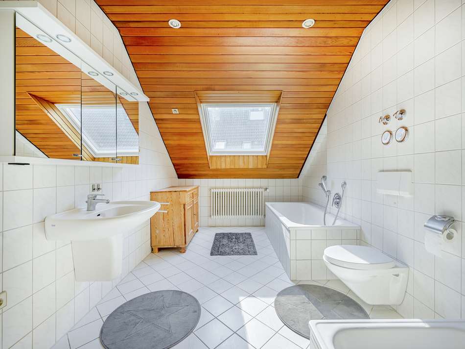Badezimmer im OG