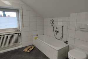 Dachgeschosswohnung ohne Lift mit EBK zur Ablöse, zwei Balkonen - viel Platz – Buchenweg 3, 86825 Bad Wörishofen – Vorschaubild 11