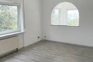 Charmante Doppelhaushälfte in Schneckenlohe – Perfekt gepflegt mit modernen Annehmlichkeiten – Kronach (Kreis) – Vorschaubild 5