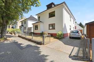 Charmantes 1-2 Familienhaus mit viel Platz + großem Garten! – 51381 Quettingen, Leverkusen – Vorschaubild 2